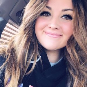 Meet your Posher, Kayla